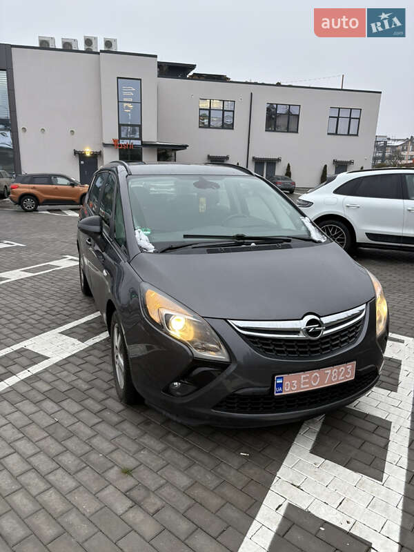Минивэн Opel Zafira Tourer 2012 в Ровно