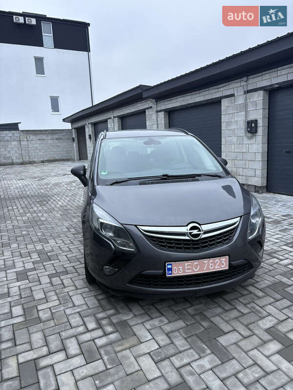 Минивэн Opel Zafira Tourer 2012 в Ровно