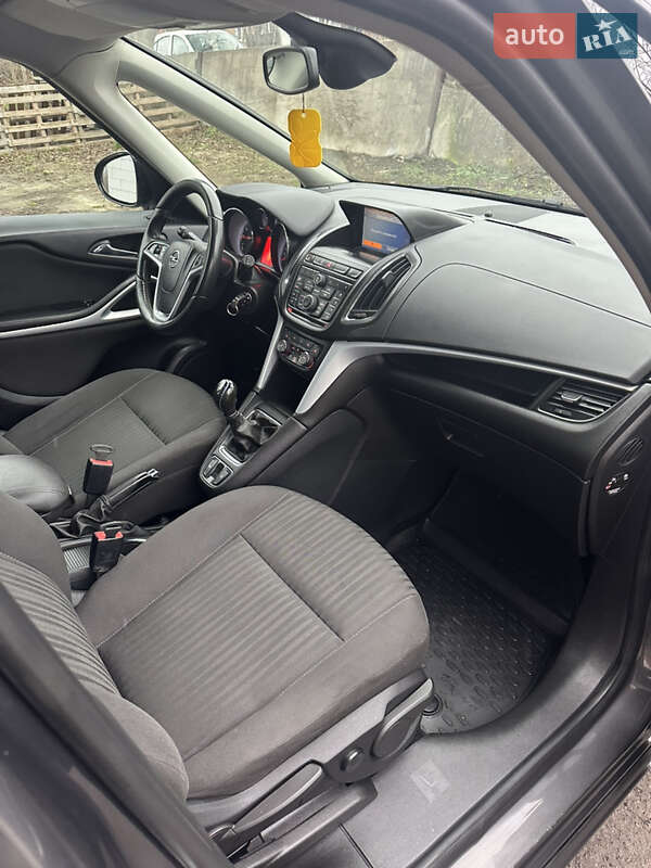 Мінівен Opel Zafira Tourer 2012 в Хоролі