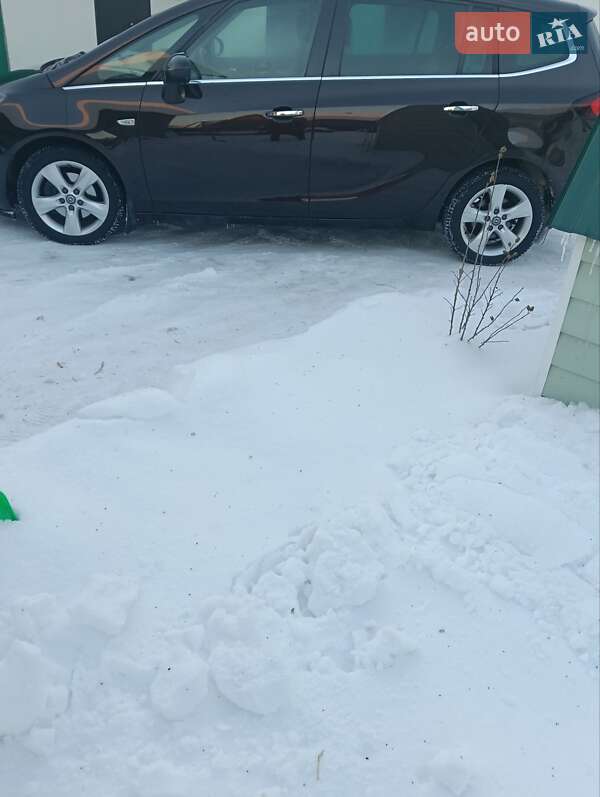 Минивэн Opel Zafira Tourer 2013 в Жовкве