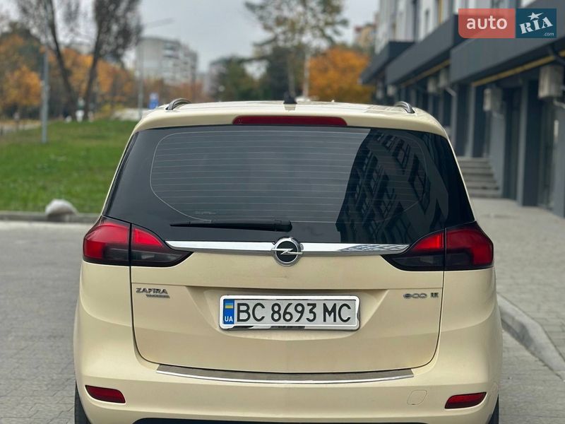 Минивэн Opel Zafira Tourer 2012 в Новояворовске