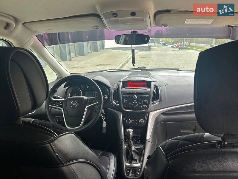 Минивэн Opel Zafira Tourer 2012 в Новояворовске
