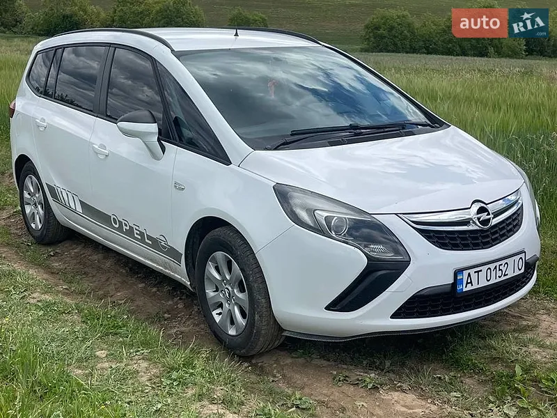 Opel Zafira Tourer 2013