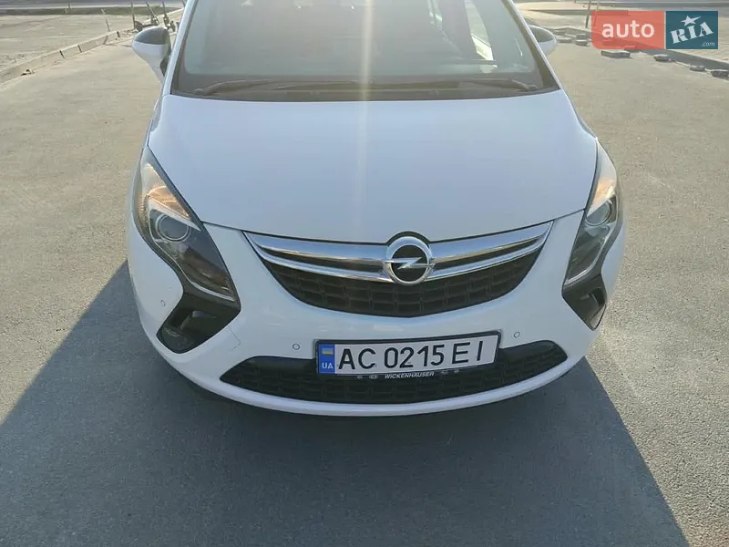 Opel Zafira Tourer 2013