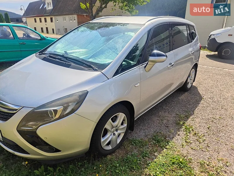 Opel Zafira Tourer 2013
