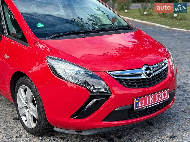 Opel Zafira Tourer 2013