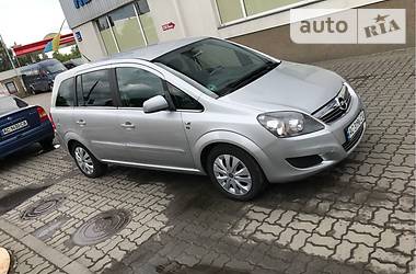 Минивэн Opel Zafira 2010 в Луцке