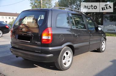 Минивэн Opel Zafira 2001 в Сарнах