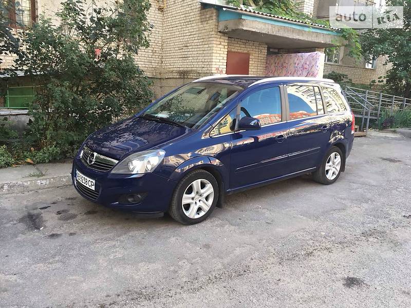 Минивэн Opel Zafira 2011 в Виннице