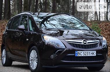 Универсал Opel Zafira 2013 в Дрогобыче