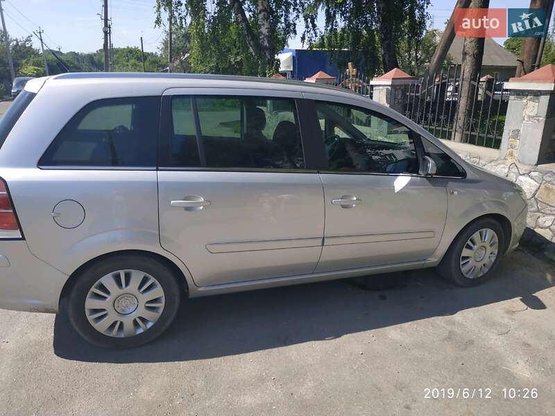 Минивэн Opel Zafira 2008 в Староконстантинове