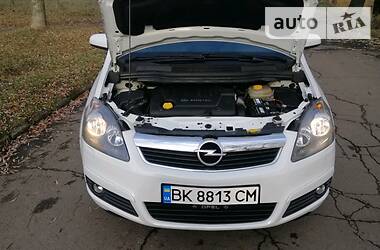 Минивэн Opel Zafira 2007 в Ровно