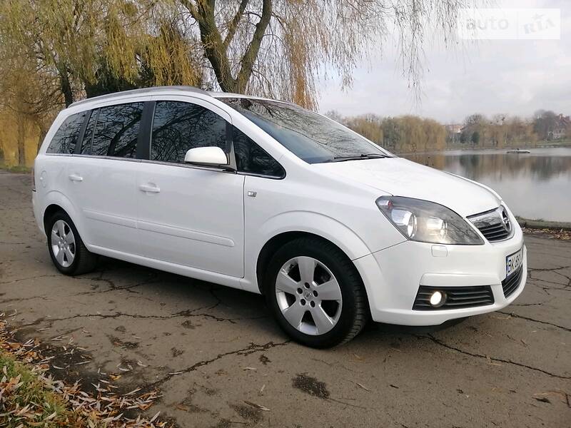 Минивэн Opel Zafira 2007 в Ровно