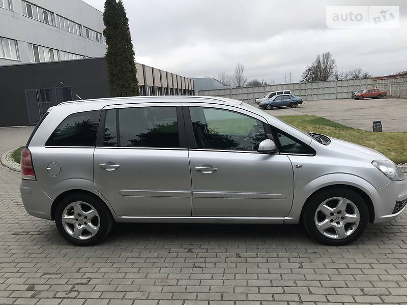 Минивэн Opel Zafira 2007 в Днепре