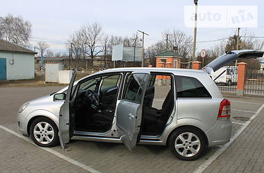 Универсал Opel Zafira 2008 в Стрые