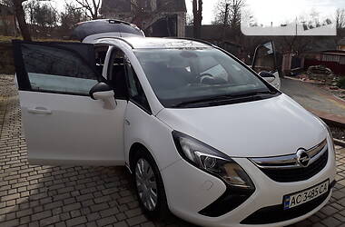 Універсал Opel Zafira 2013 в 