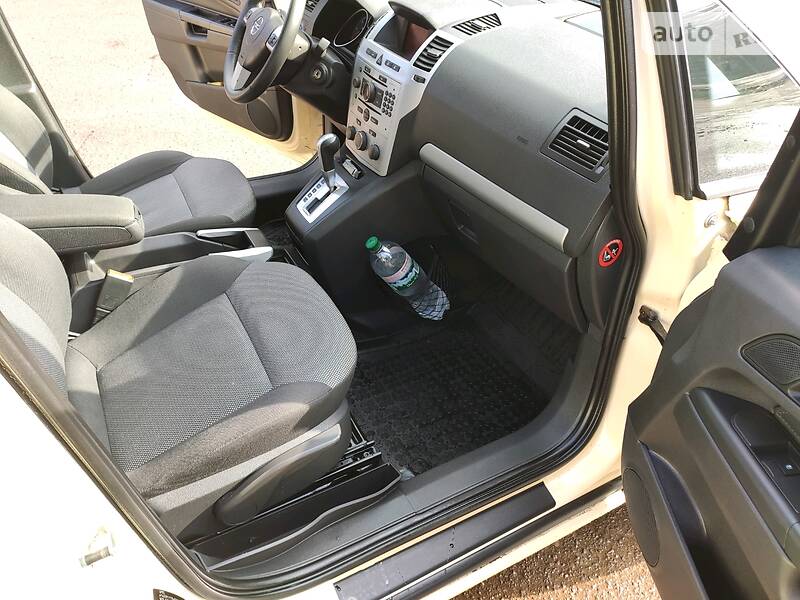 Мінівен Opel Zafira 2009 в Львові