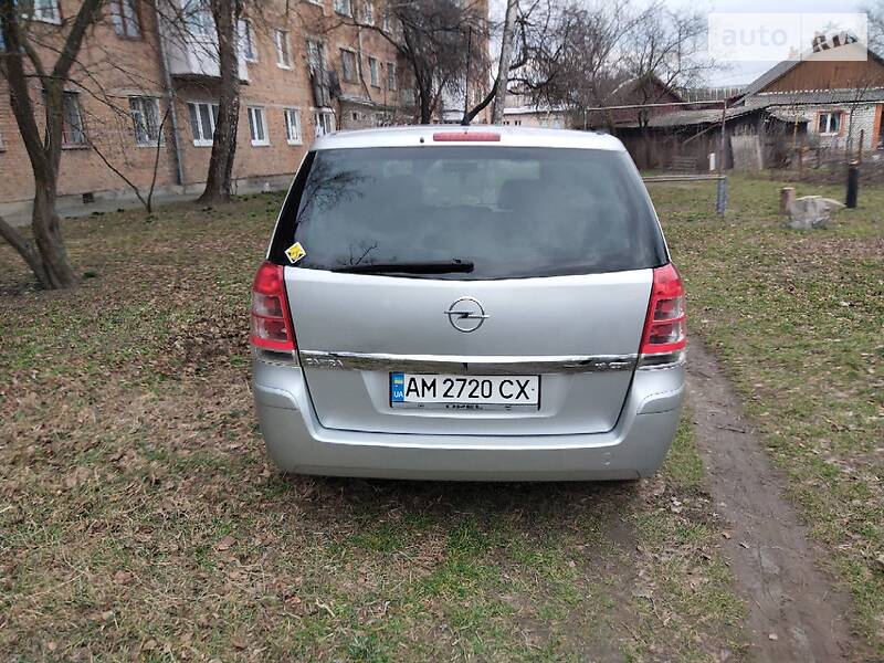 Універсал Opel Zafira 2008 в Звягелі