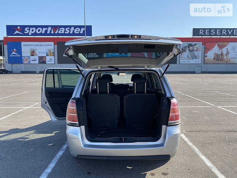 Мінівен Opel Zafira 2008 в Рівному