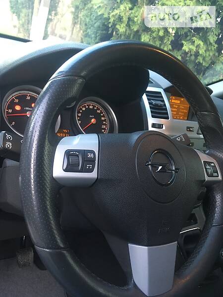 Минивэн Opel Zafira 2009 в Ровно
