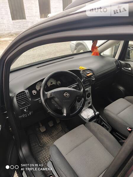 Мінівен Opel Zafira 2003 в Чернівцях