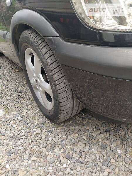Мінівен Opel Zafira 2003 в Чернівцях