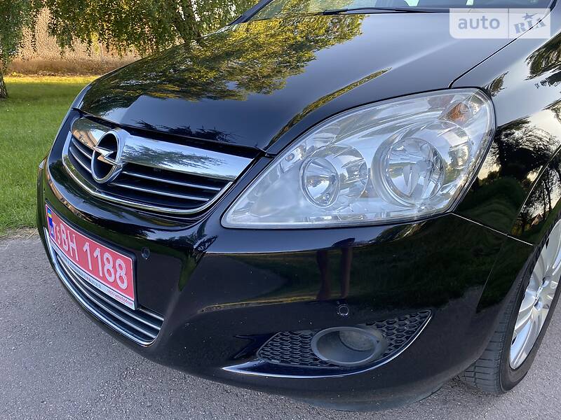 Мінівен Opel Zafira 2010 в Луцьку