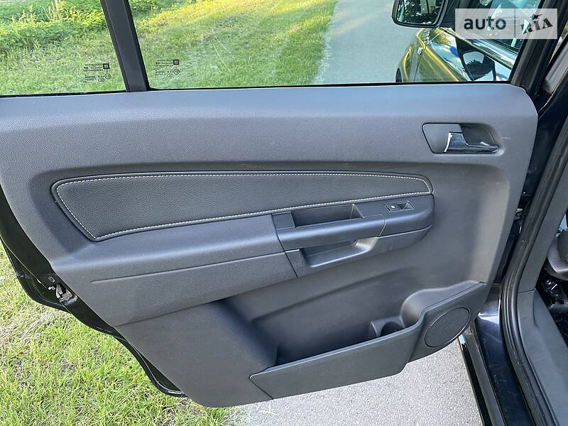 Мінівен Opel Zafira 2010 в Луцьку