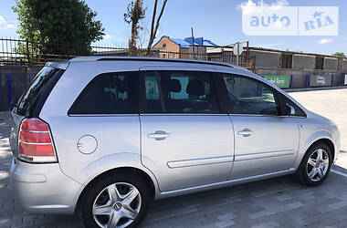 Универсал Opel Zafira 2006 в Тернополе