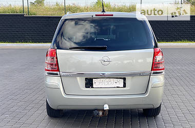 Минивэн Opel Zafira 2008 в Ровно