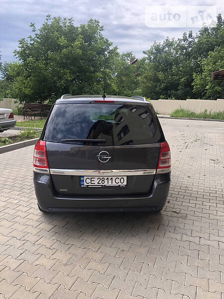 Мінівен Opel Zafira 2011 в Чернівцях