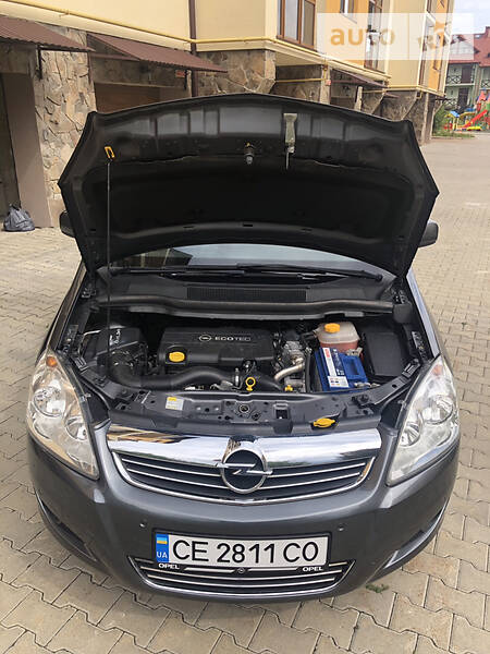 Мінівен Opel Zafira 2011 в Чернівцях