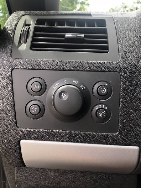 Мінівен Opel Zafira 2011 в Чернівцях