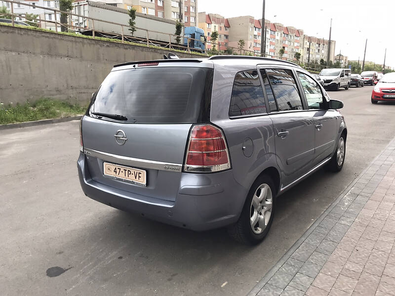 Мінівен Opel Zafira 2008 в Рівному