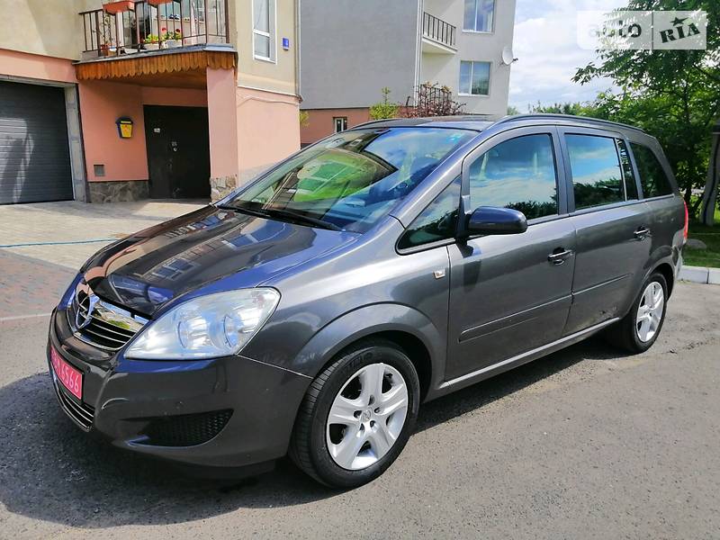 Минивэн Opel Zafira 2009 в Луцке