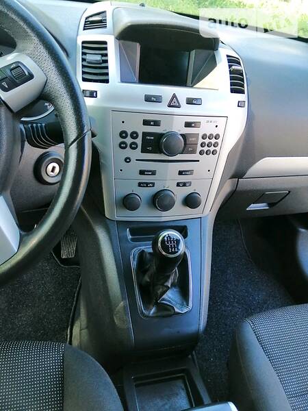 Минивэн Opel Zafira 2009 в Золочеве
