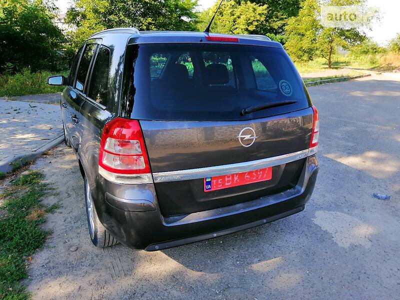 Минивэн Opel Zafira 2009 в Золочеве