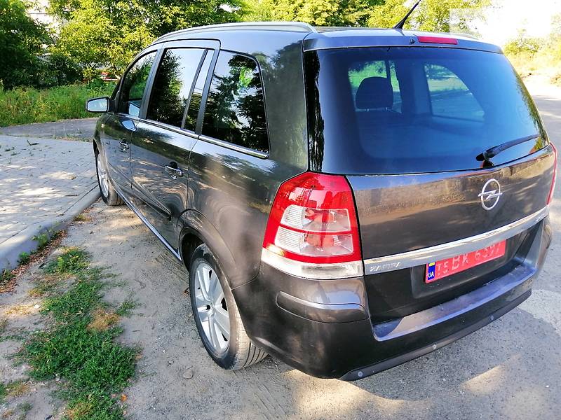 Минивэн Opel Zafira 2009 в Золочеве