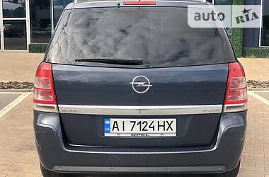 Минивэн Opel Zafira 2008 в Киеве