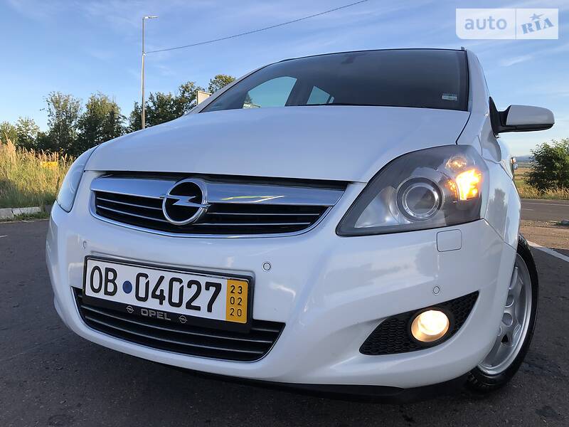 Мінівен Opel Zafira 2009 в Дрогобичі