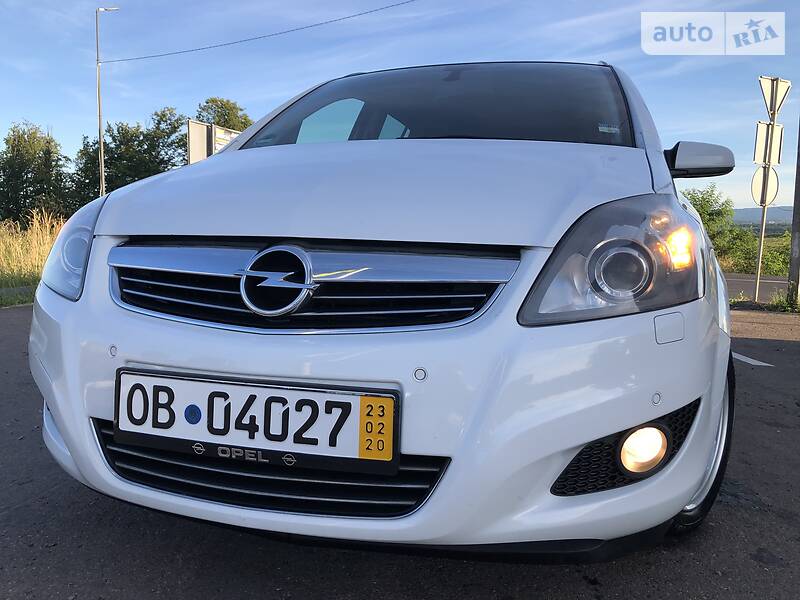 Мінівен Opel Zafira 2009 в Дрогобичі