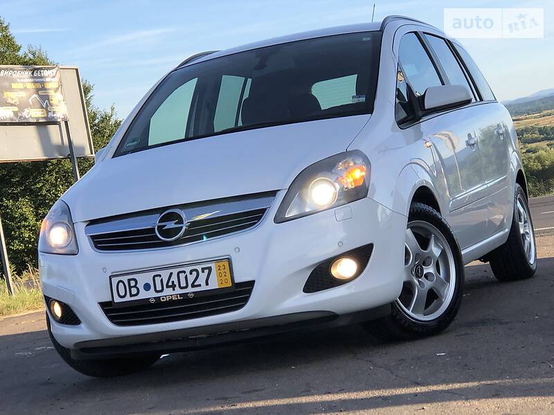 Мінівен Opel Zafira 2009 в Дрогобичі