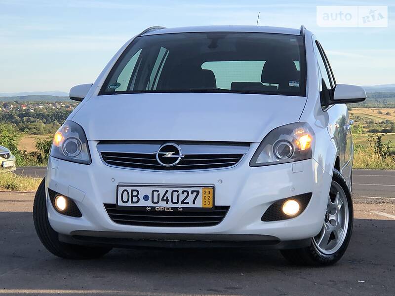 Мінівен Opel Zafira 2009 в Дрогобичі