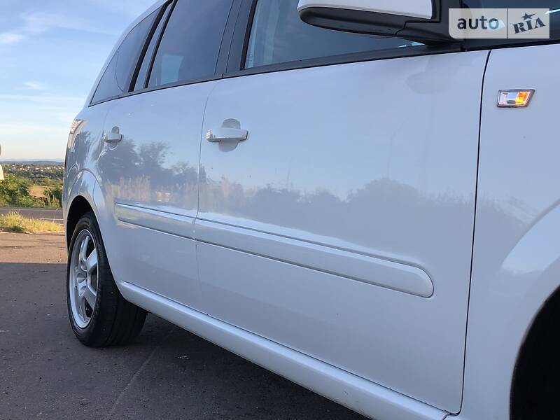 Мінівен Opel Zafira 2009 в Дрогобичі