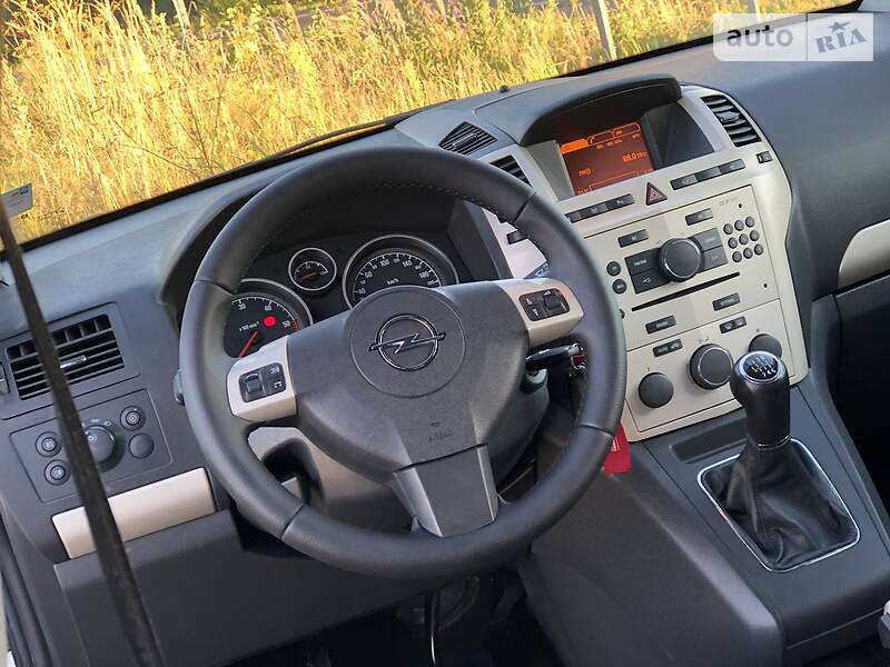 Мінівен Opel Zafira 2009 в Дрогобичі