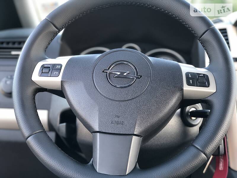 Мінівен Opel Zafira 2009 в Дрогобичі