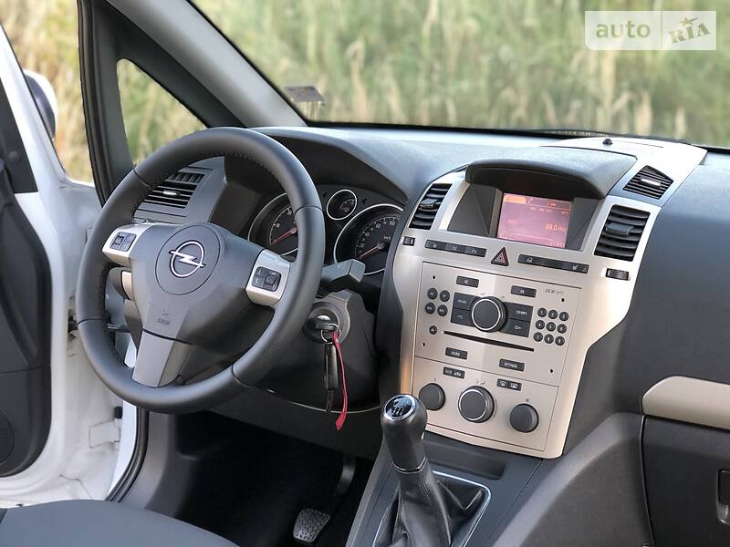 Мінівен Opel Zafira 2009 в Дрогобичі