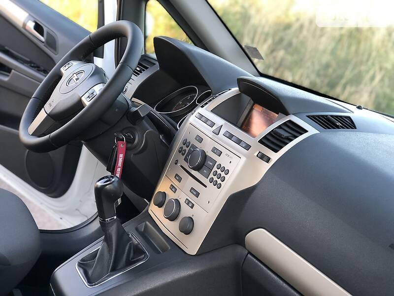 Мінівен Opel Zafira 2009 в Дрогобичі