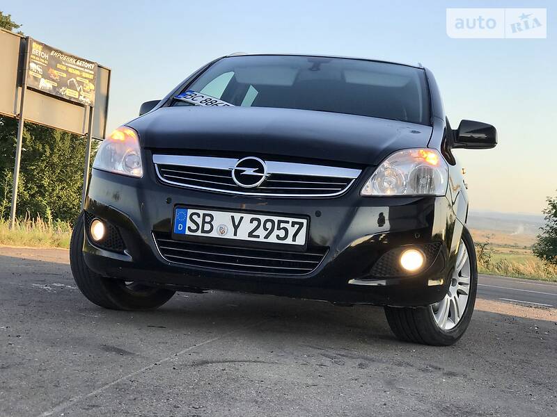 Мінівен Opel Zafira 2010 в Дрогобичі