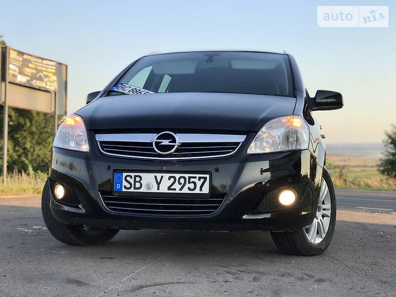 Мінівен Opel Zafira 2010 в Дрогобичі